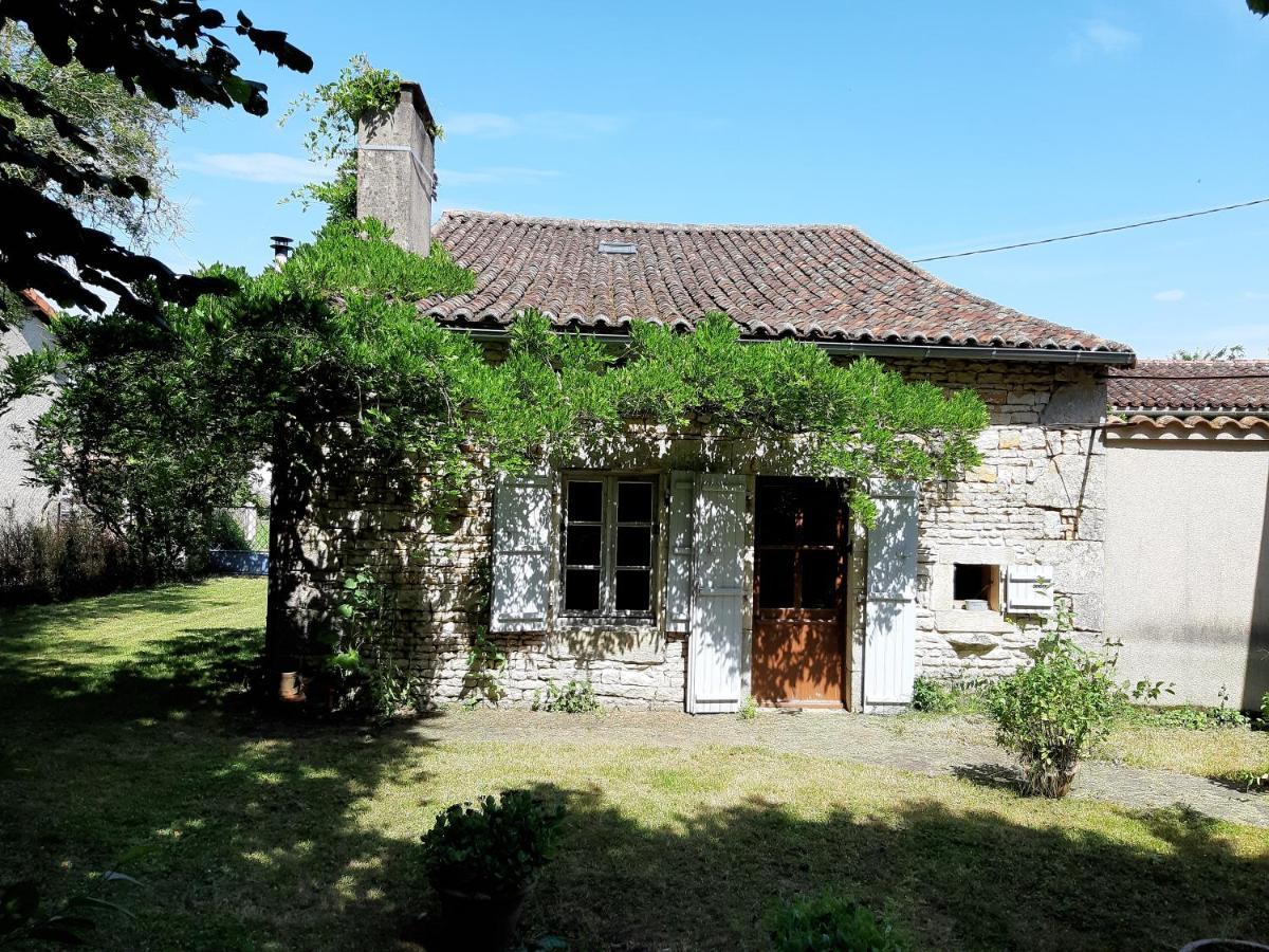 Wisteria Cottage Les Adjots Dış mekan fotoğraf